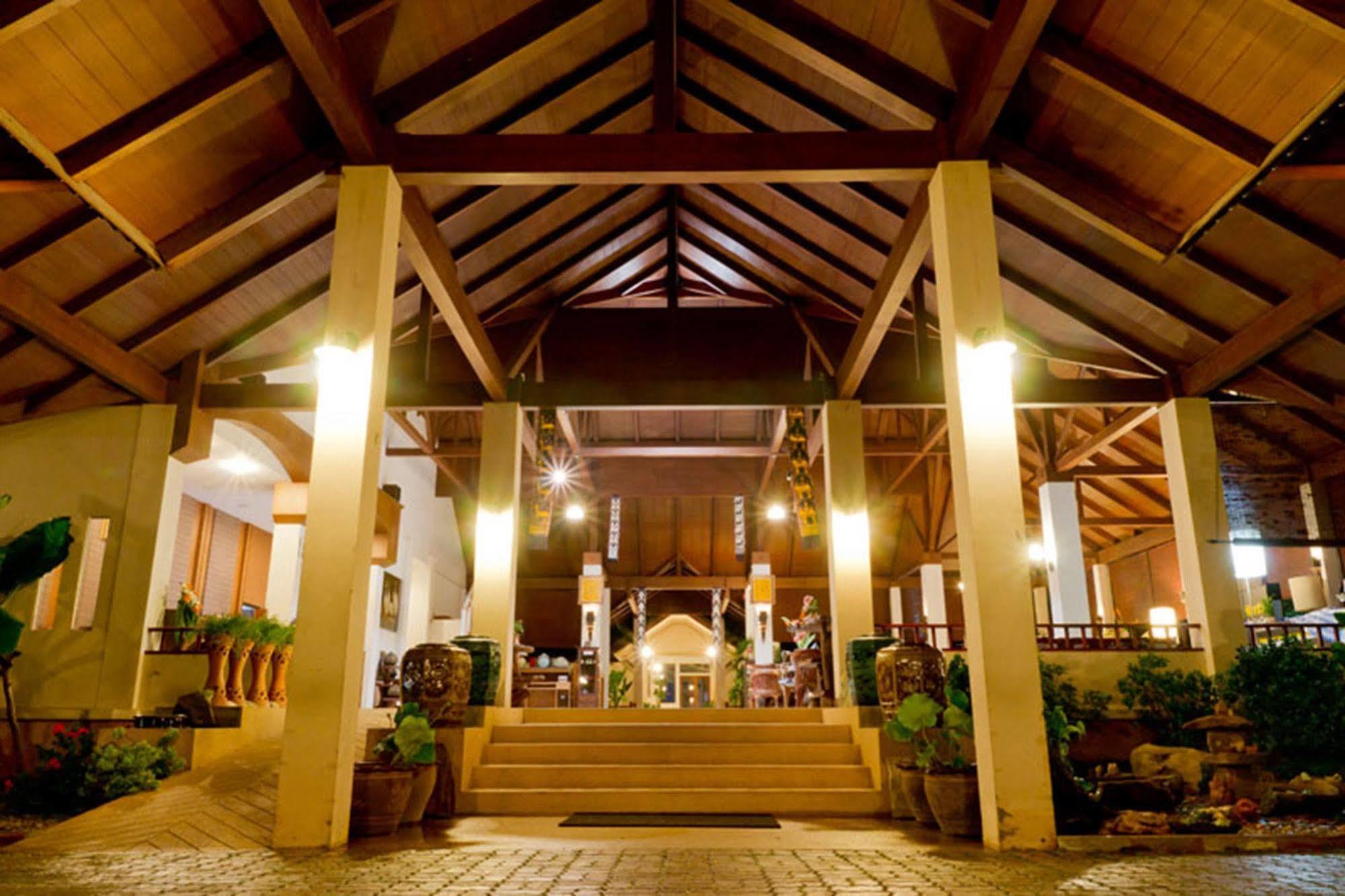 Teak Garden Resort, Csiangraj Kültér fotó